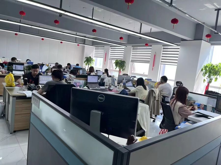 Chusi Print sourcing and QC team at work in the Zhuhai office